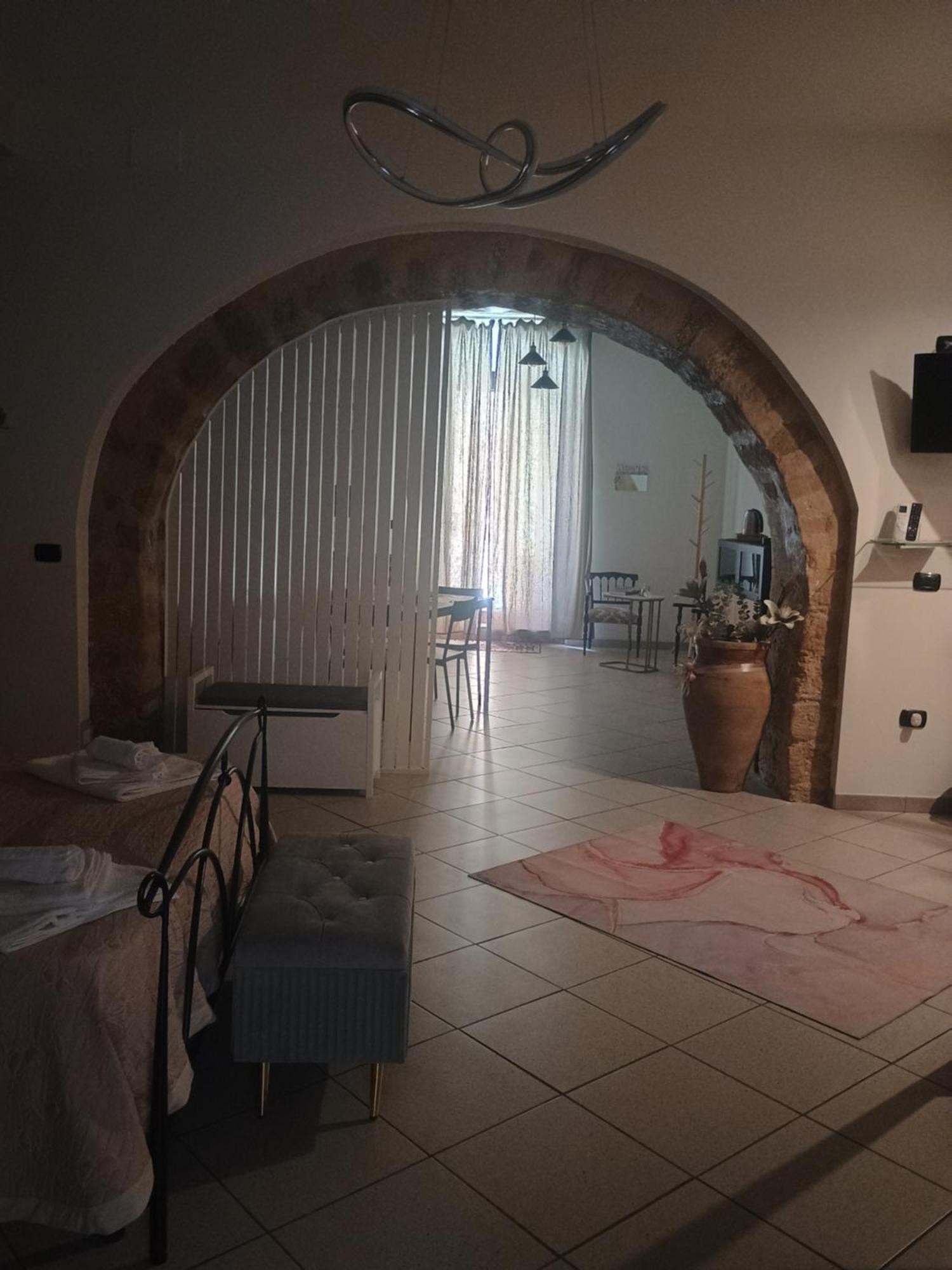 Al Vico Bartoli Suite Room Mazzarino Exterior photo